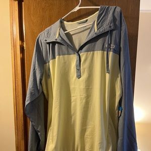 Columbia light weight pull over